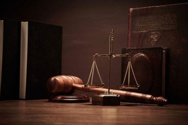 آنا کرمی وکیل پایه یک دادگستری در سعادت آباد